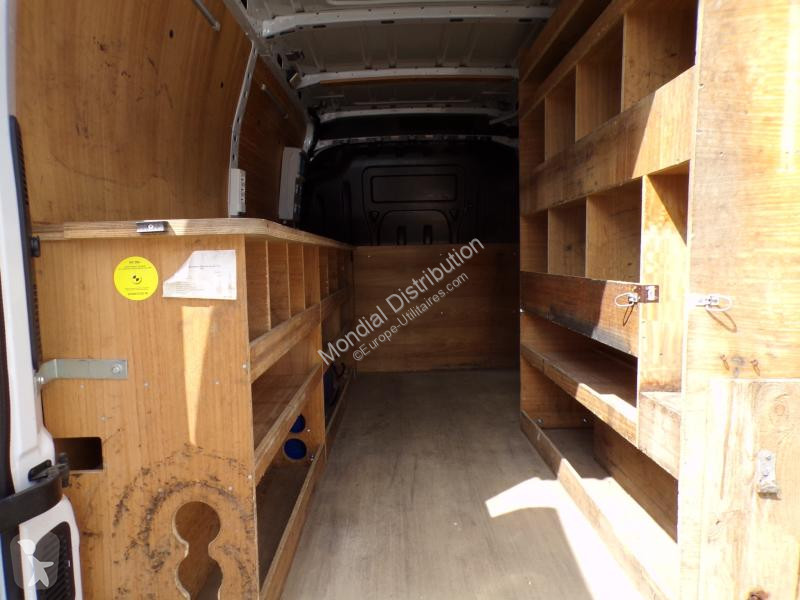 Autoutilitară Renault F3500 L2H2 DCI 135 GRAND...