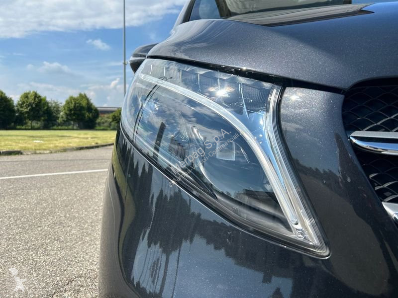 Véhicule utilitaire Mercedes 300d