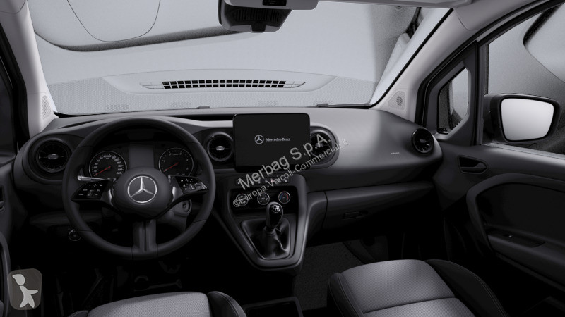 Véhicule utilitaire Mercedes 110 CDI Furgone Long