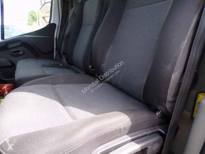 Véhicule utilitaire Renault RJ 3500 DCI 165 PRO...