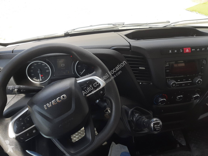 Véhicule utilitaire Iveco BENNE + COFFRE 35 C...