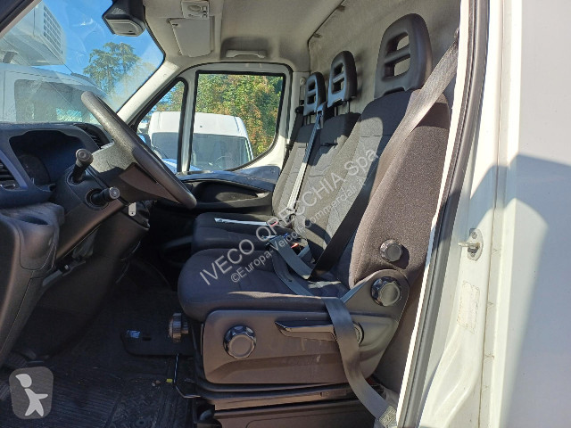 Veículo utilitário Iveco DAILY 35S16
