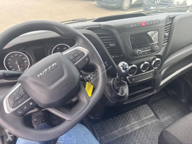 Véhicule utilitaire Iveco CCb 35C16H3.0 caisse...