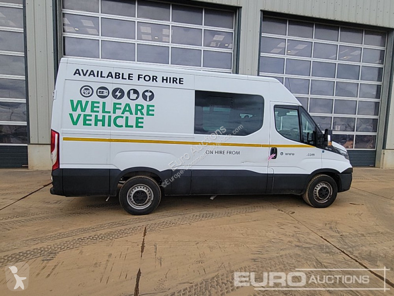 Véhicule utilitaire Iveco 35S11