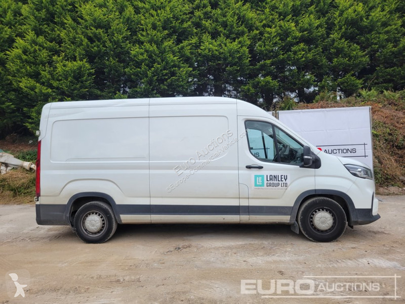 Véhicule utilitaire Maxus 9