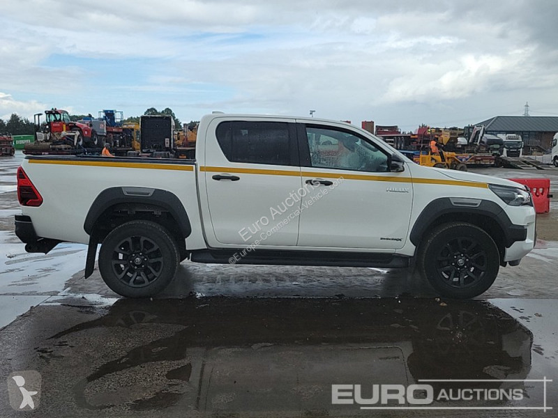 Furgoneta Toyota Hilux