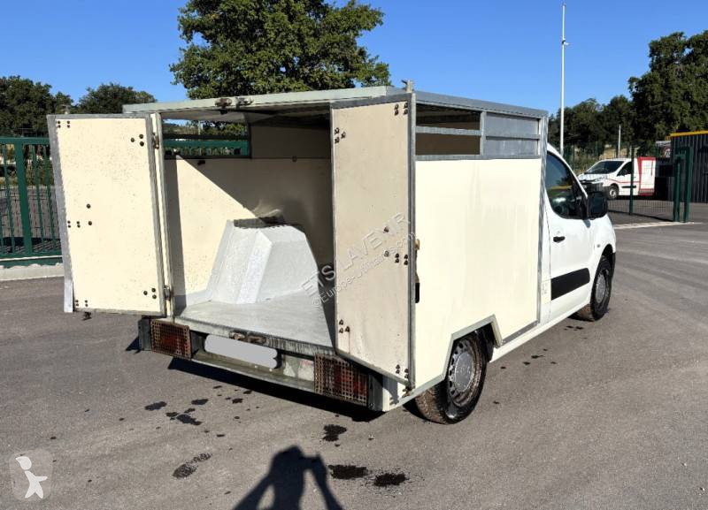 Véhicule utilitaire Peugeot