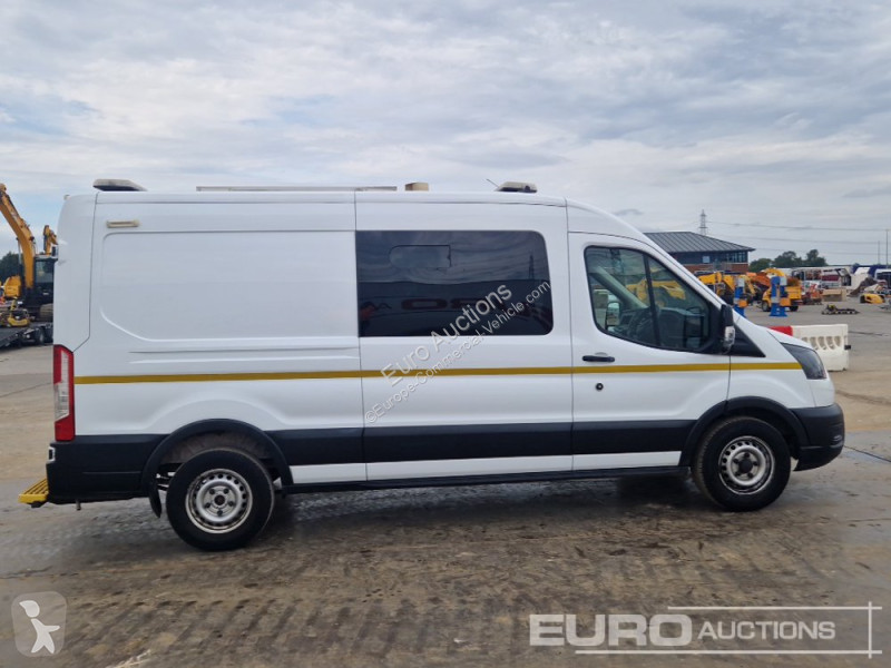 Véhicule utilitaire Ford 350