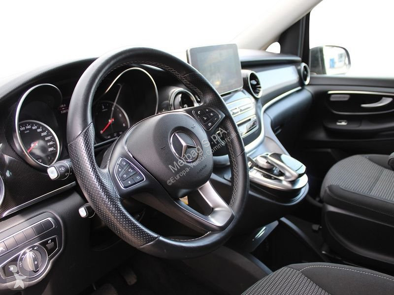 Véhicule utilitaire Mercedes 300 Long