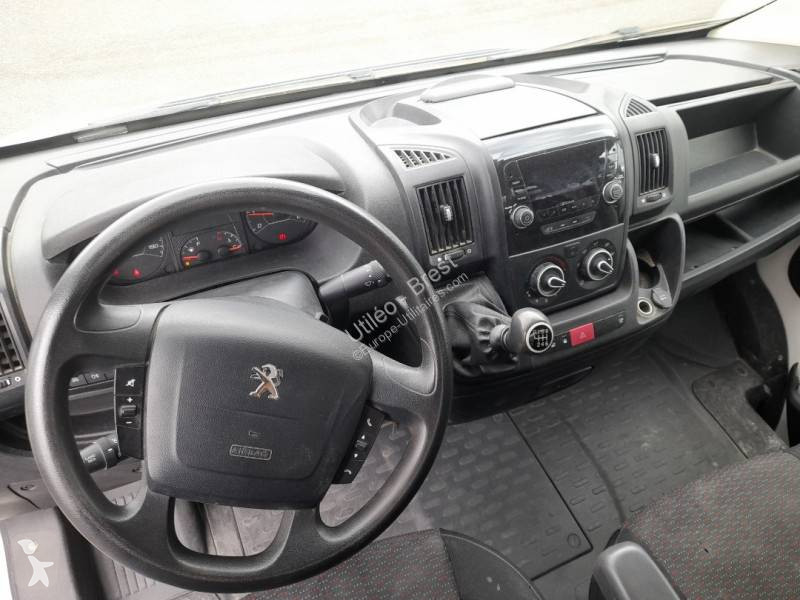 Véhicule utilitaire Peugeot