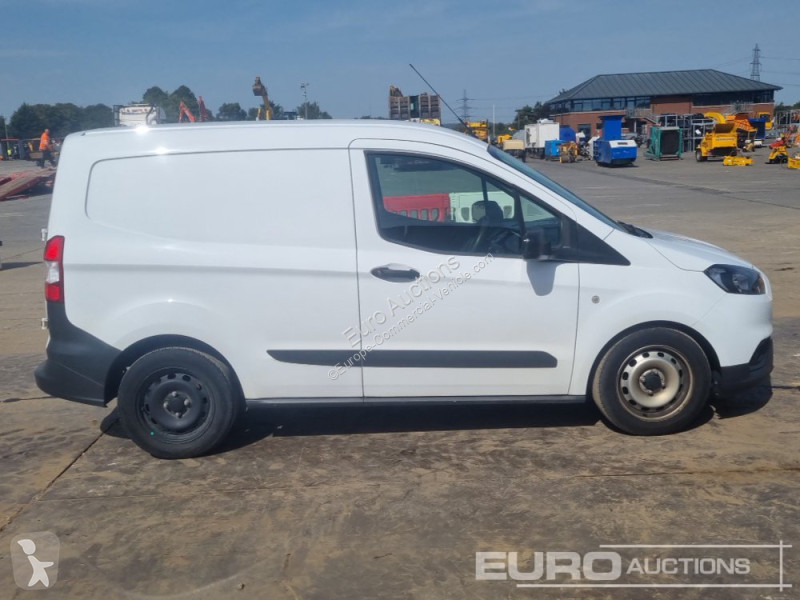 Autoutilitară Ford Courier