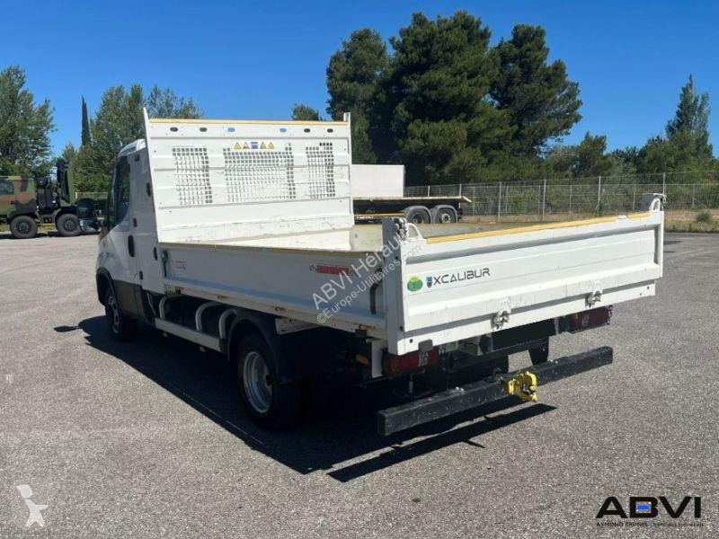 Véhicule utilitaire Iveco 35C16 3L BENNE 3.20M...