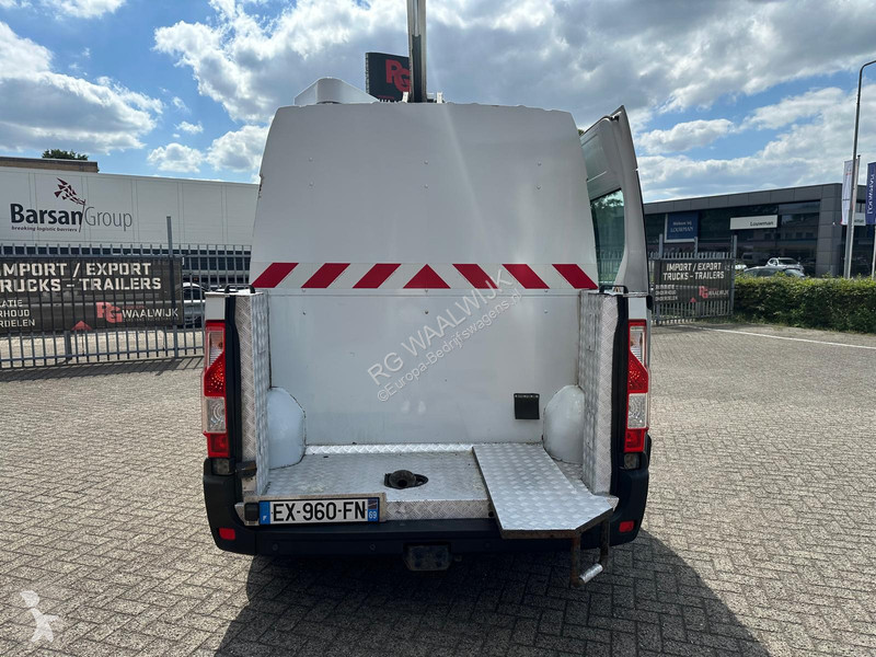 Veicolo commerciale Renault 694 working hours