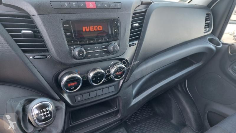 Véhicule utilitaire Iveco 35C16