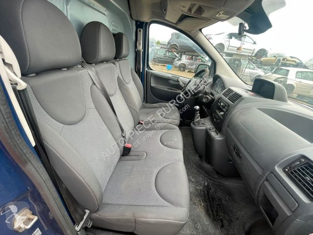 Véhicule utilitaire Peugeot III 2.0 HDi 130...