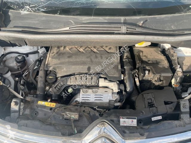Furgoneta Citroën C3 1.2i PureTech 110 / FJ891