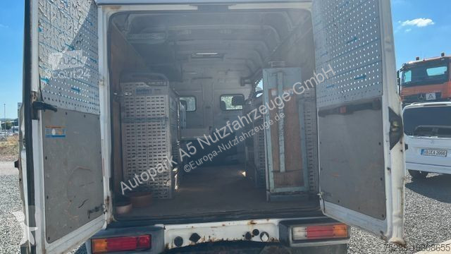 Furgoneta Mercedes 616 D Werkstattwagen...