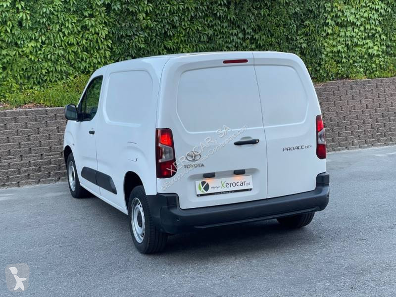 Véhicule utilitaire Toyota City 1.5D-4D 100HP 3L