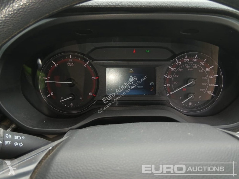 Véhicule utilitaire Maxus 9