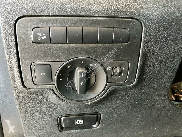 Autoutilitară Mercedes 116...