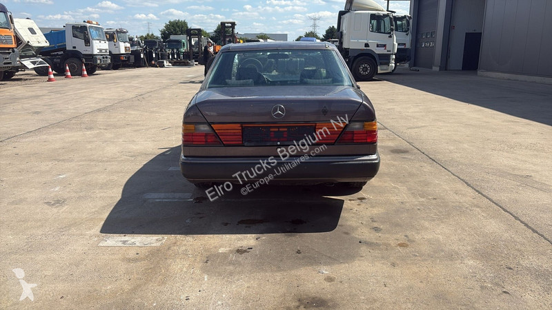 Véhicule utilitaire Mercedes (GERMAN CAR /...
