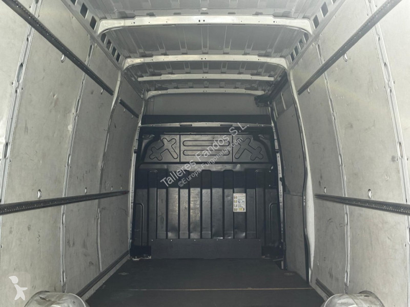 Autoutilitară Iveco  35S14 16m3