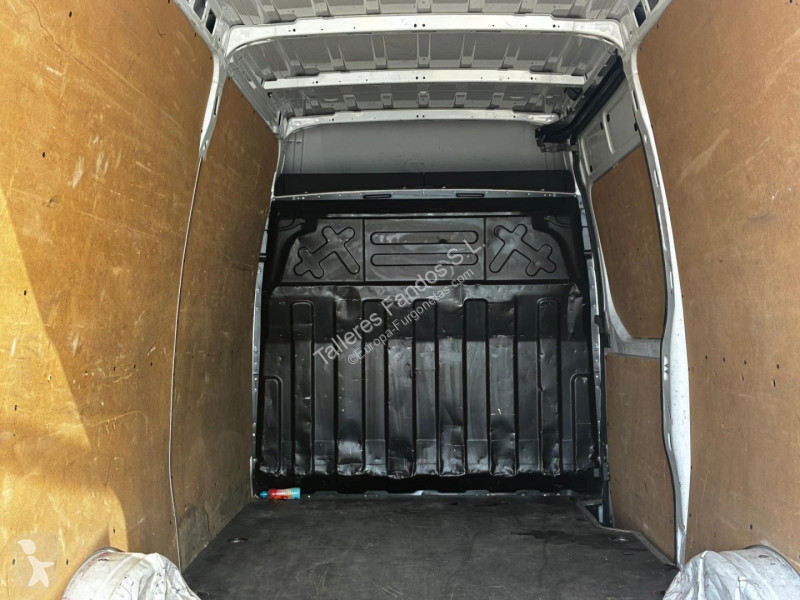 Autoutilitară Iveco  35S16 12m3