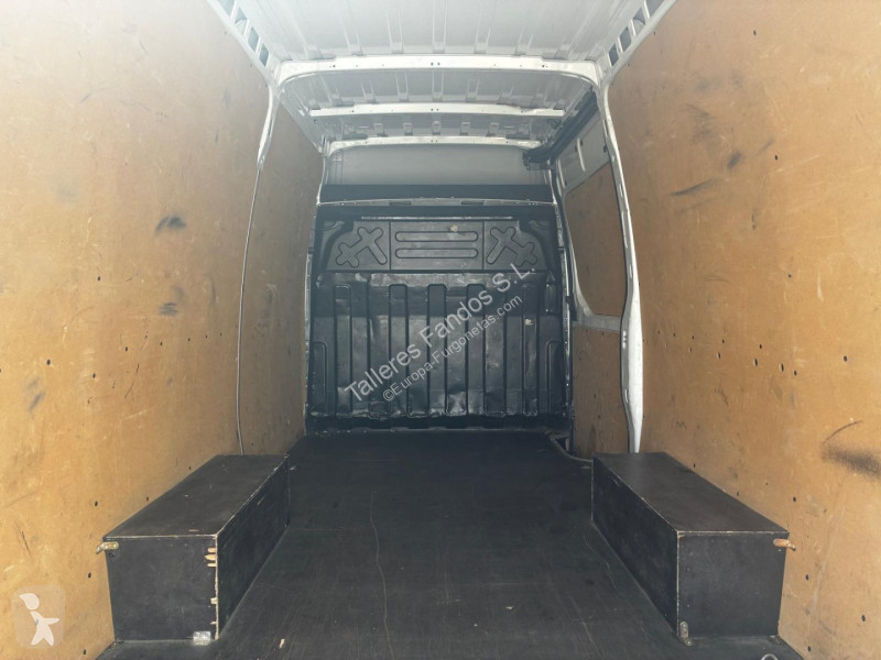 Autoutilitară Iveco  35S14 12m3