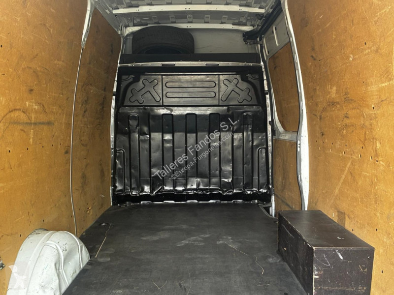 Autoutilitară Iveco  35S16 12m3