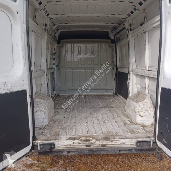 Veículo utilitário Peugeot