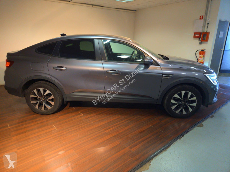 Autoutilitară Renault Arkana mild hybrid 140...
