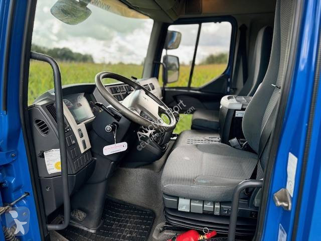 Véhicule utilitaire Volvo 280