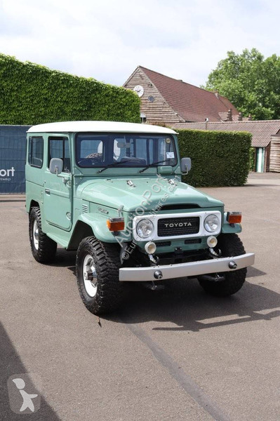 Furgoneta Toyota FJ40