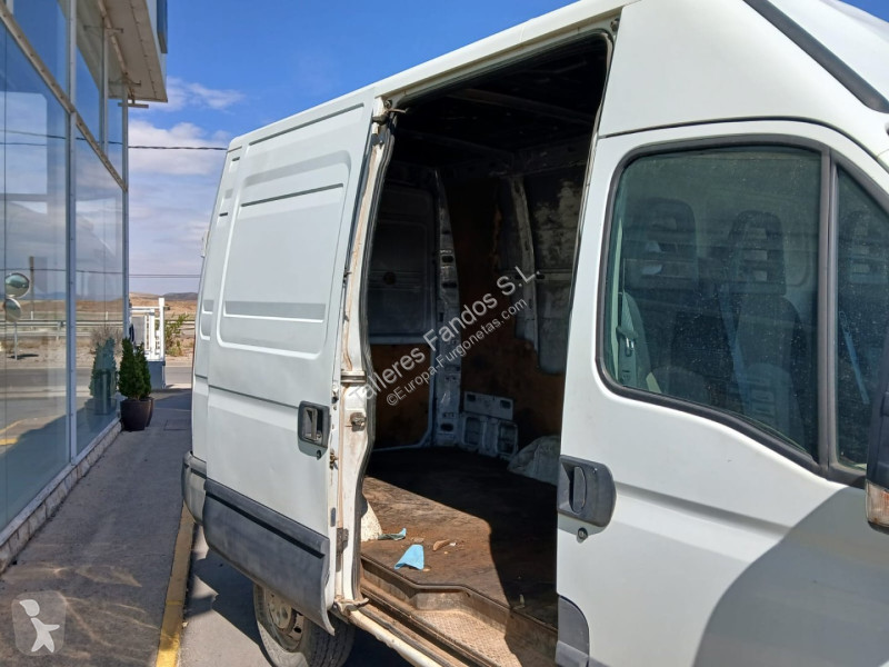 Autoutilitară Iveco  35S13 10m3