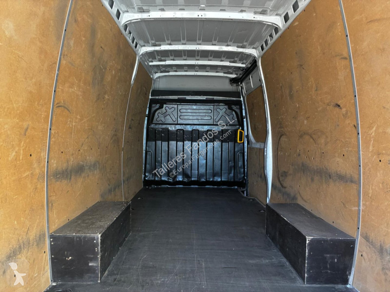Autoutilitară Iveco  35S16 16m3