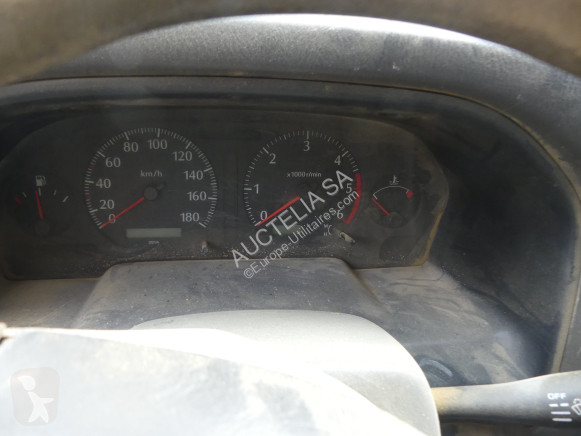 Véhicule utilitaire Nissan