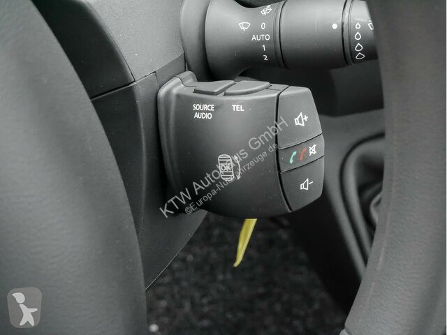 Véhicule utilitaire Renault Pritsche...