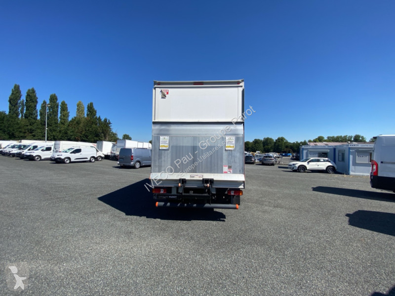 Véhicule utilitaire Iveco 35C16H3.0 empattement...