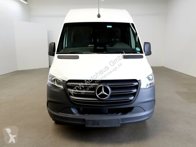 Véhicule utilitaire Mercedes 317...