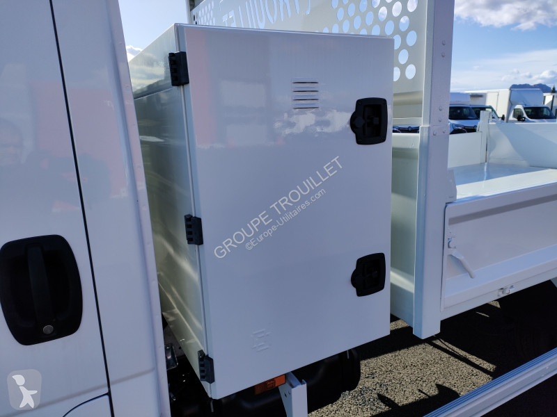 Véhicule utilitaire Iveco RJ COFFRES 160 CV 3,5 T