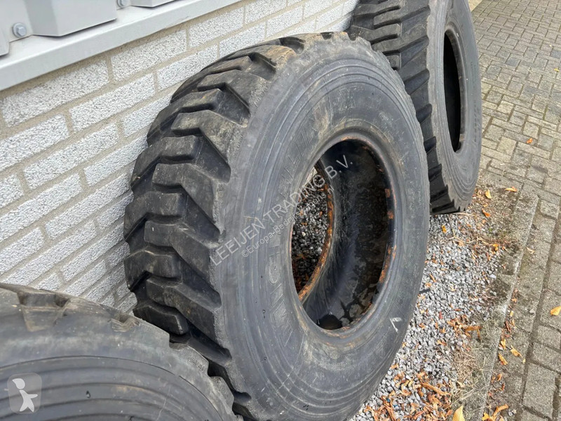 Samochód dostawczy Michelin Used 335/80R 20 XZL...
