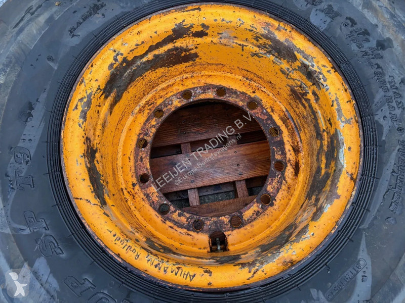 Samochód dostawczy Dunlop Used 555/70R24 EM...