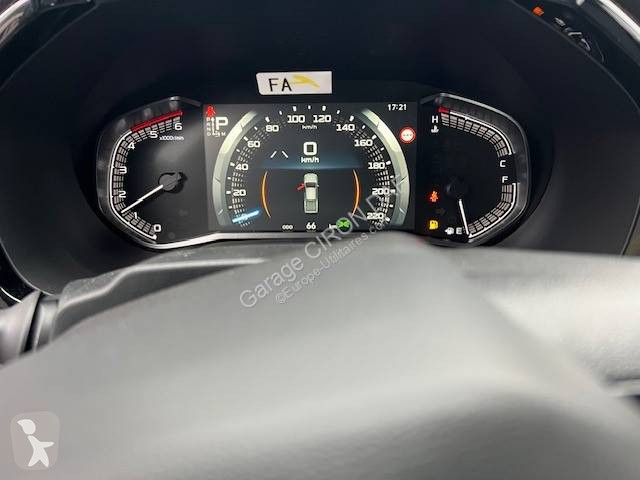 عربة نفعية Isuzu