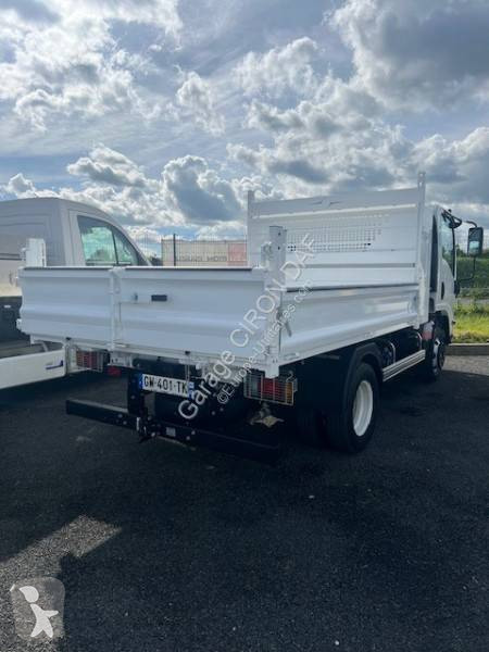 Véhicule utilitaire Isuzu