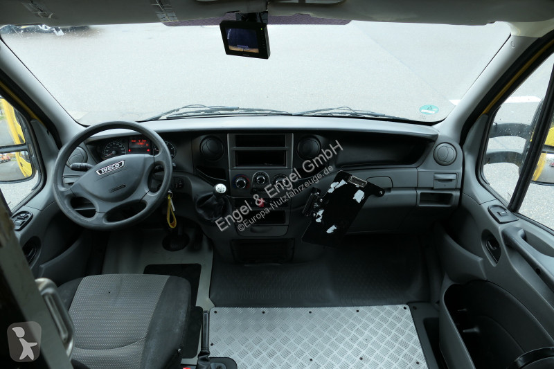 Véhicule utilitaire Iveco Daily 35 S11 C30C...