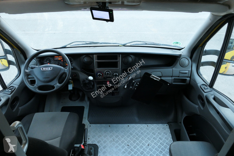 Véhicule utilitaire Iveco Daily 35 S11 C30C...