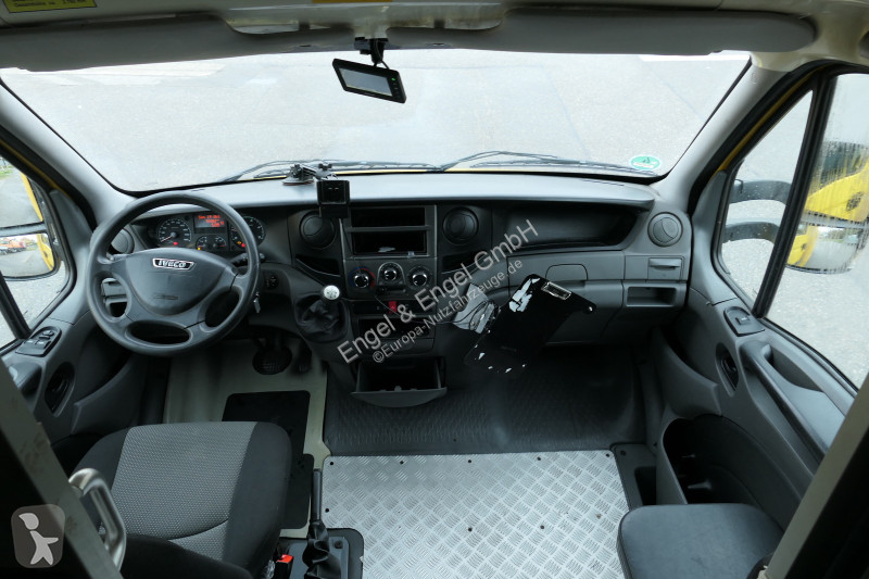 Véhicule utilitaire Iveco Daily 35 S11 C30C...