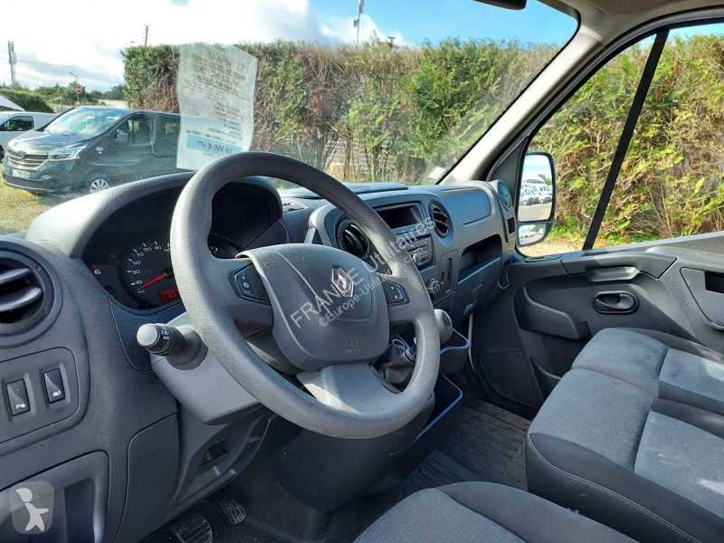 Véhicule utilitaire Renault MASTER III FG F3300...
