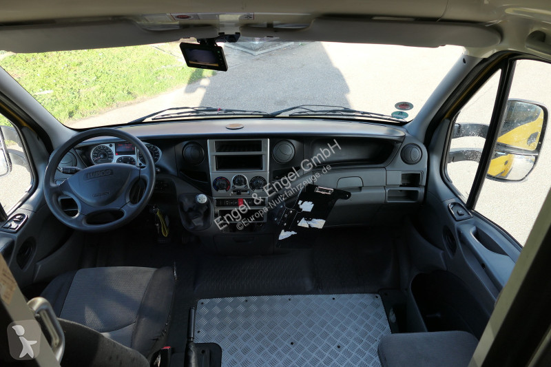 Véhicule utilitaire Iveco Daily 35 S11 C30C...