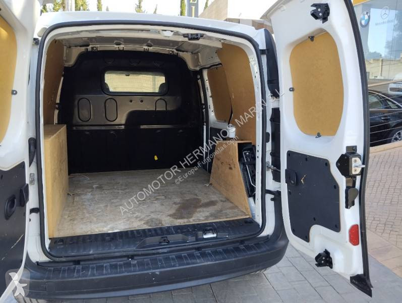 عربة نفعية Renault